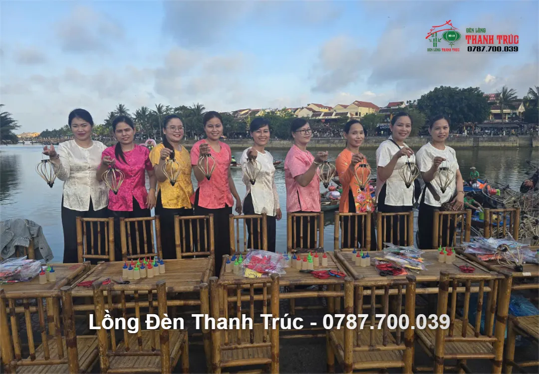 Hình ảnh hoạt động tour làm lồng đèn tại hội an